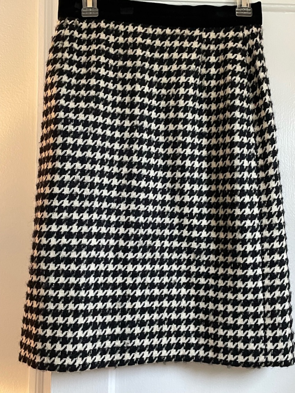 Escada  by Margaret’s Leysizs 38 Black & White Houndstooth A-Line Skirt
